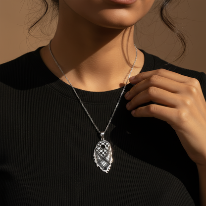 Drapierte Keffiyeh-Halskette